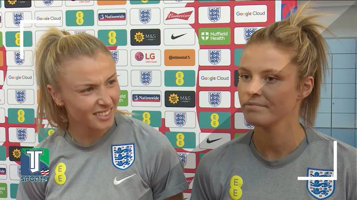 Rachel Daly and Leah Williamson SING Wiegman's PRA...