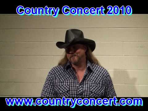 Trace Adkins talks about the camping & fun at Coun...