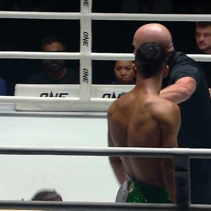 Mohamed Younes Rabah scores two knockdowns for the unanimous decision win!