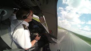 Piotr&#39;s Aviation no.9: Cockpit View EPWA LOT Polish Airlines Boeing 787 Dreamliner GoPro HD Landing