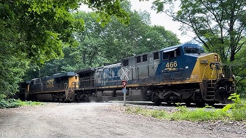Railcar and Lashup Variety on CSX