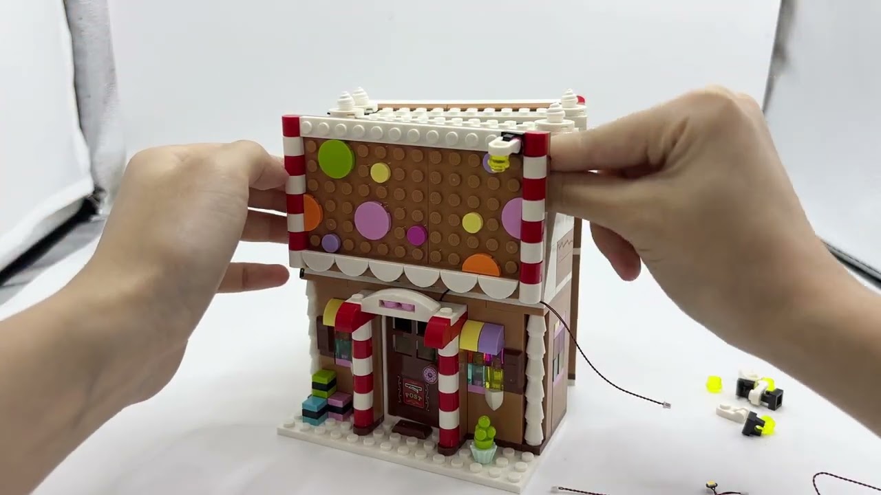 40809 Gingerbread House
