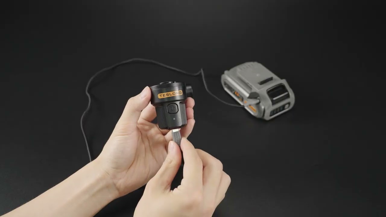 高圧×大風量】SUVタイヤを約1分充填。給電までこなす着脱式2in1