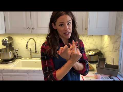 Jennifer Garner's Pretend Cooking Show - Episode 1: Honey White Bread