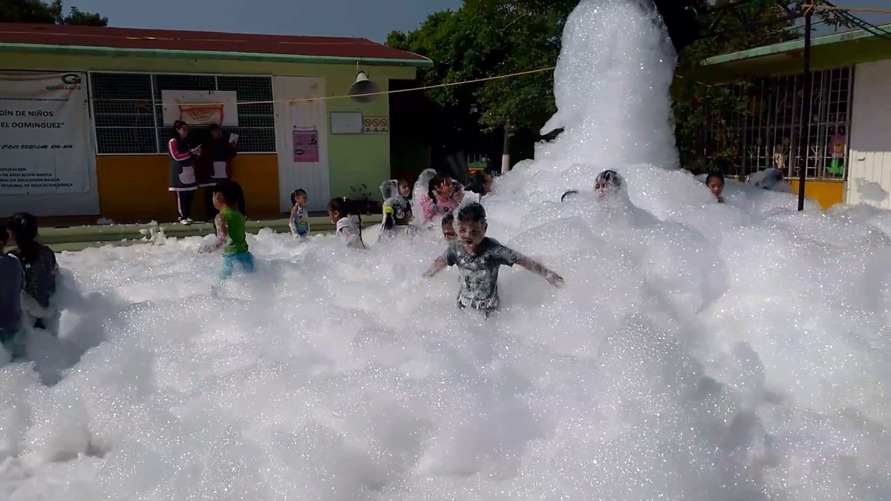 fiesta de espuma jardín de niños