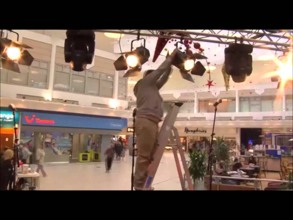 Kingfisher Shopping Centre Getting ready for the Christmas Lights