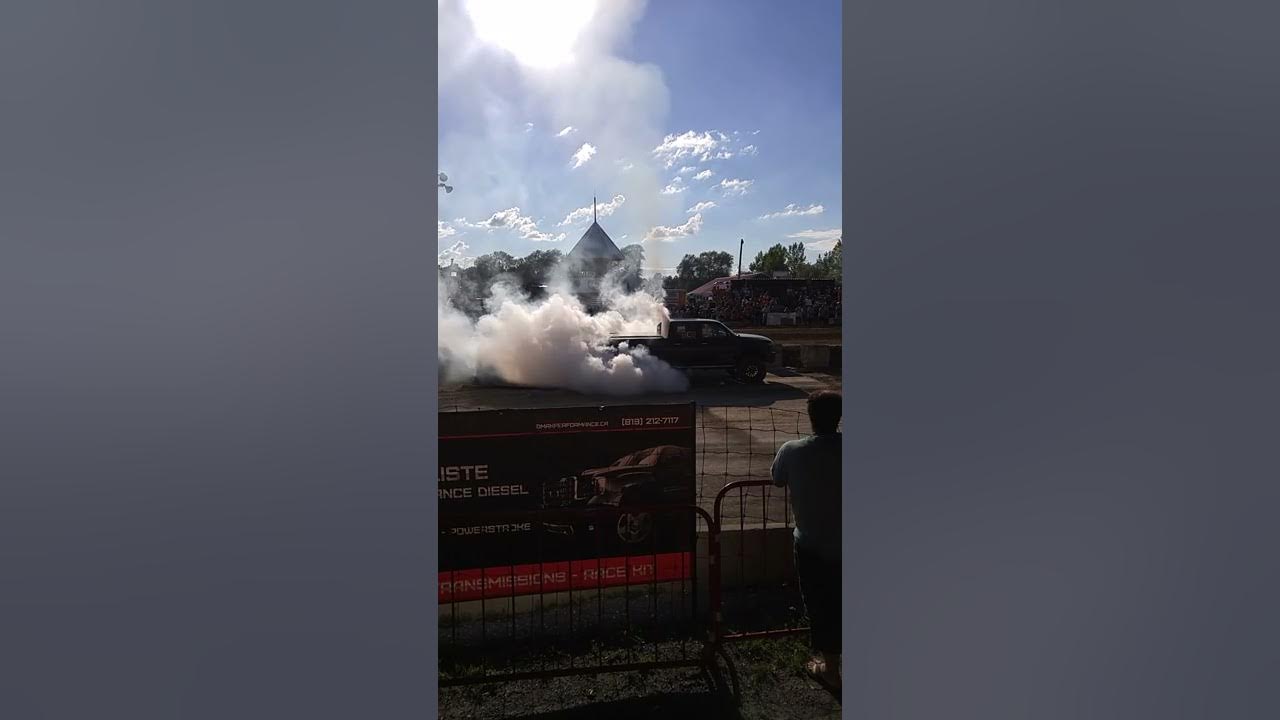 Truck N Roll bedford show de boucane pickup YouTube Truck N Roll bedford show de boucane pickup YouTube