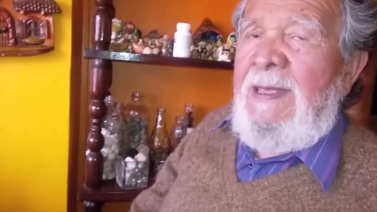 Su primer porro a los 80 años.