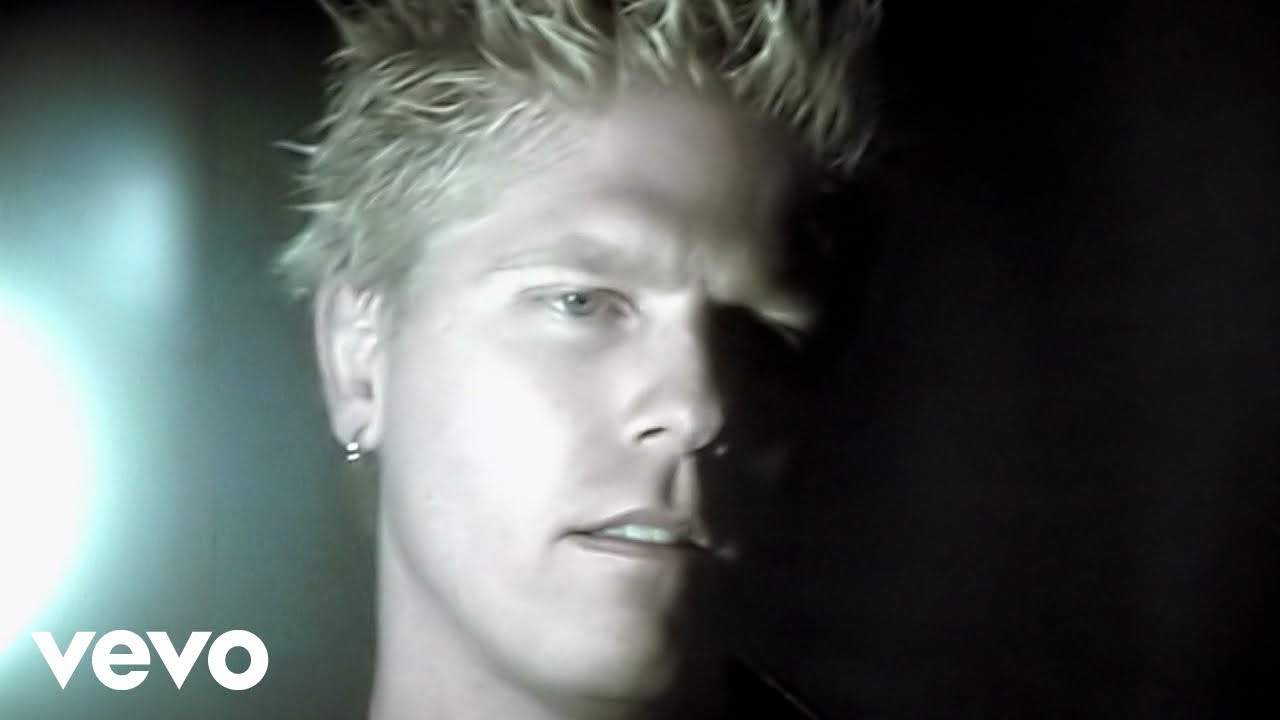 The Offspring - Gone Away (Official Music Video)