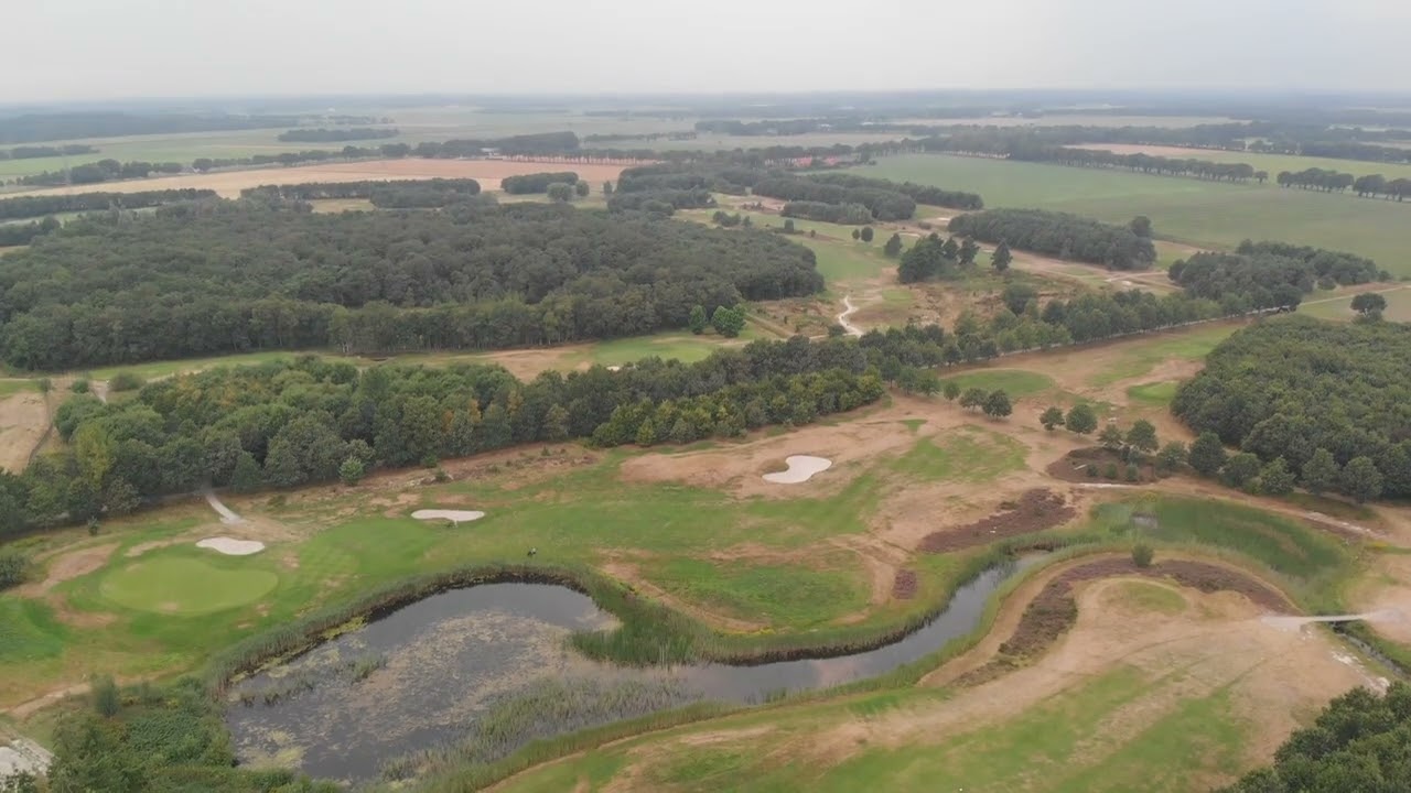 Vliegen nabij Drentsche Golf & Country Club Ter Aard 15-08-2022