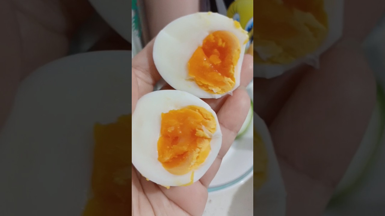 Satisfying egg🥚 peeling & slicing #asmr #healthyfood #video #viral #trending #shorts