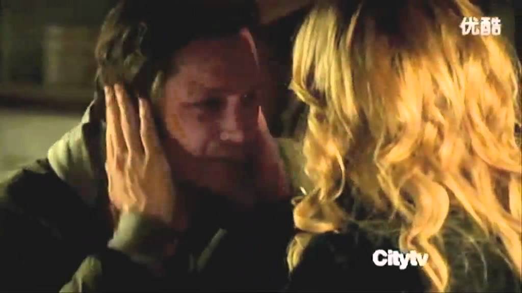 Revenge - Jack and Emily Kiss
