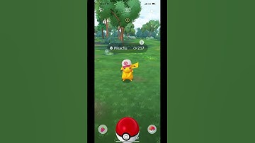 My first shiny pikachu wild with a hat #shinypokemon #shiny #pokemon #pokemongo #lucky #sub #www