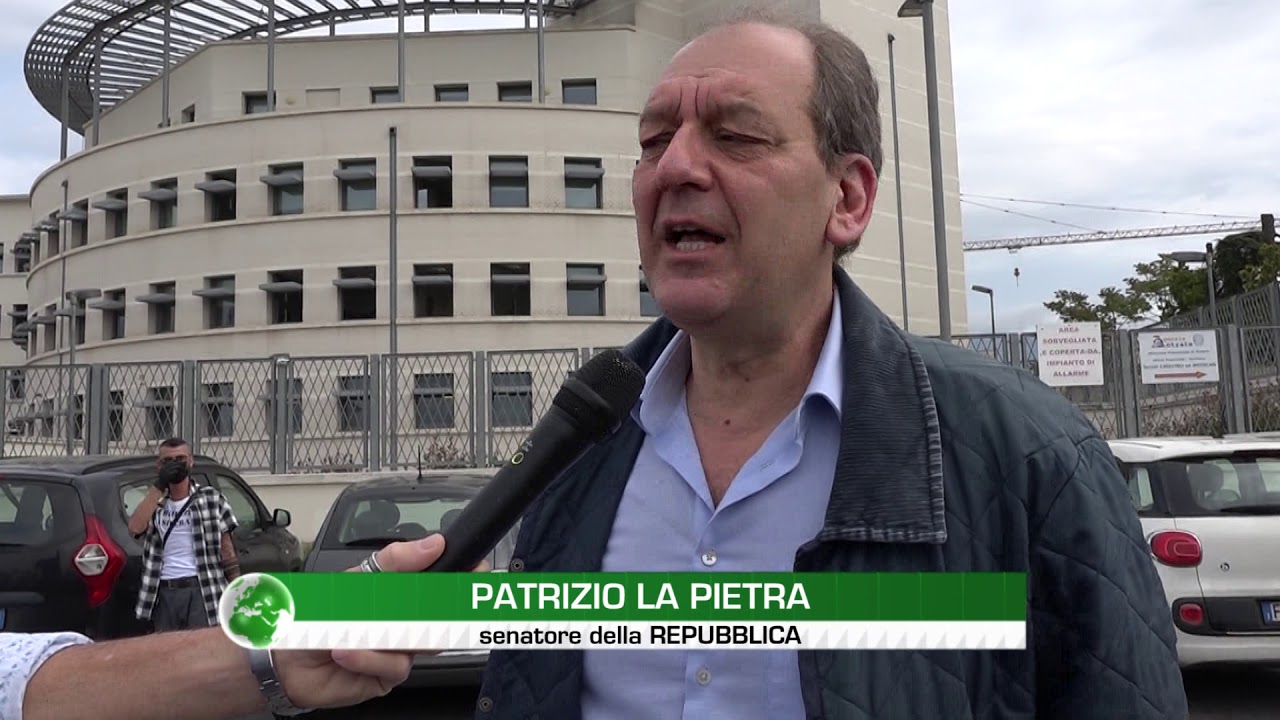 Pistoia: Parrucchieri ed estetiste manifestano davanti alla Prefettura