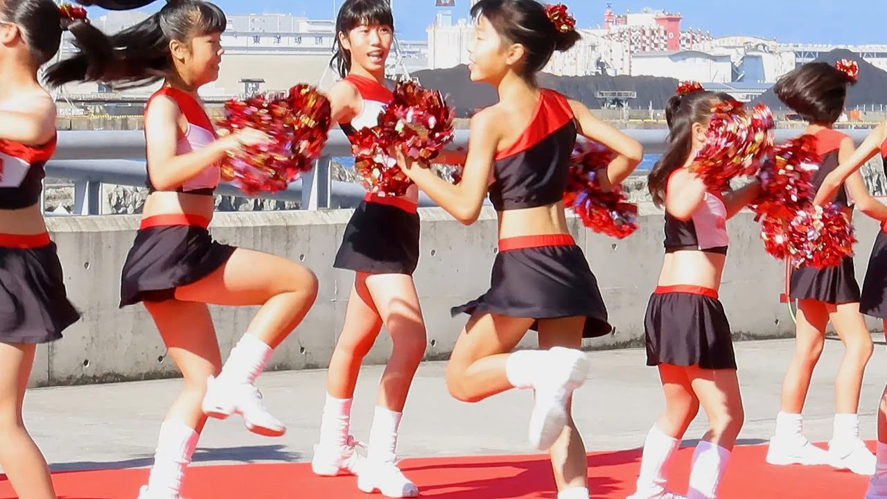 【チアガール】元気なチアダンス