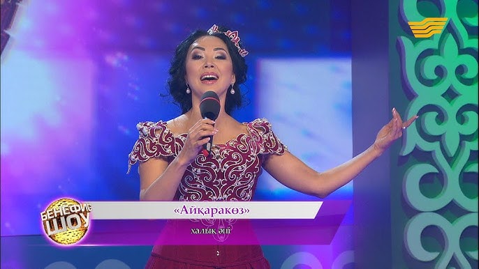 Жалаңаш қыздар кискаға итеріп жатыр Ғарыштық құбыжықтар секс