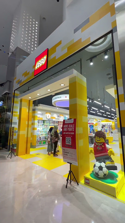 Siapa yang bisa tahan kalo liat Lego Store di depan mata ? 😁🤣