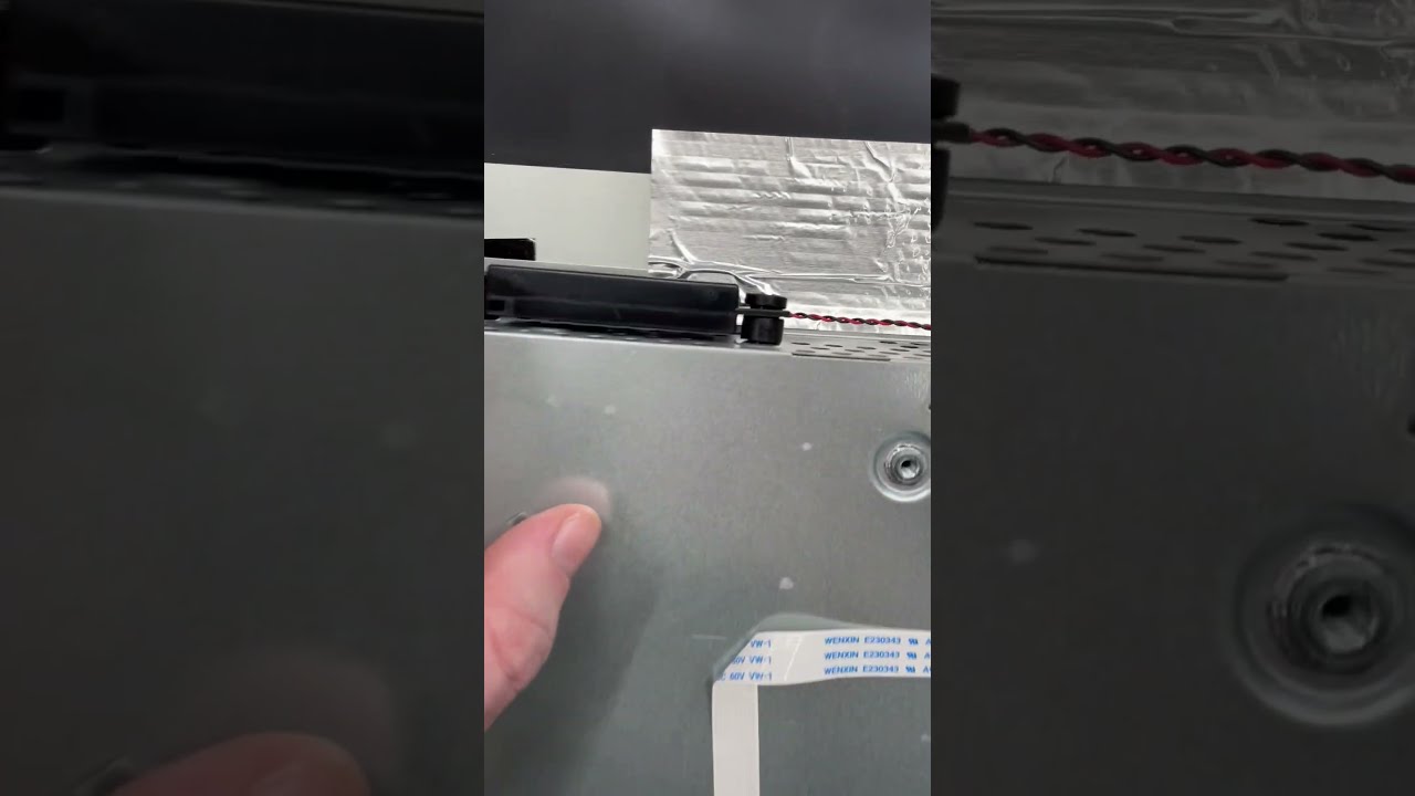 FUJITSU Display B24W-7 dismantle view - YouTube FUJITSU Display B24W-7 dismantle view - YouTube