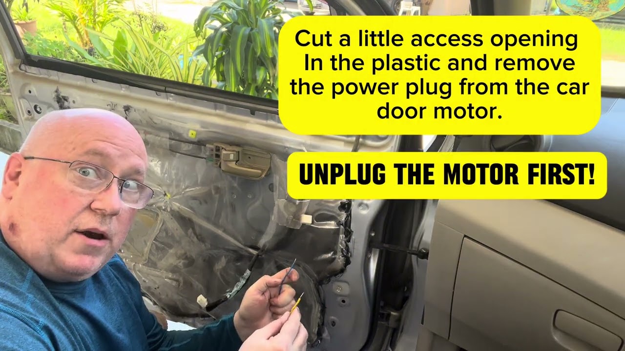 Как вручную переместить застрявшее в нижнем положении электростеклоподъемник двери — решение авар...