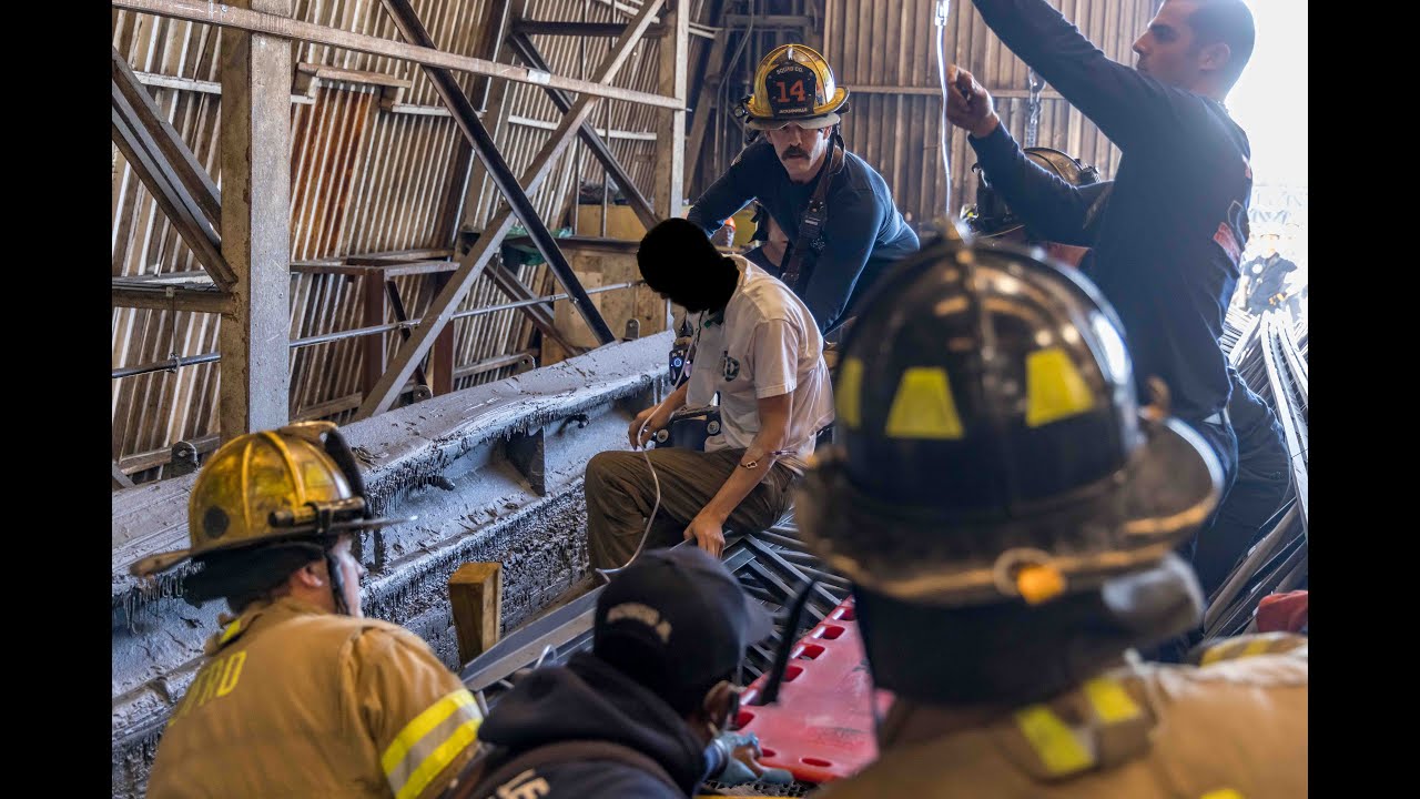 Пожарно-спасательное управление Джексонвилла отреагировало на промышленную аварию, в результате к...