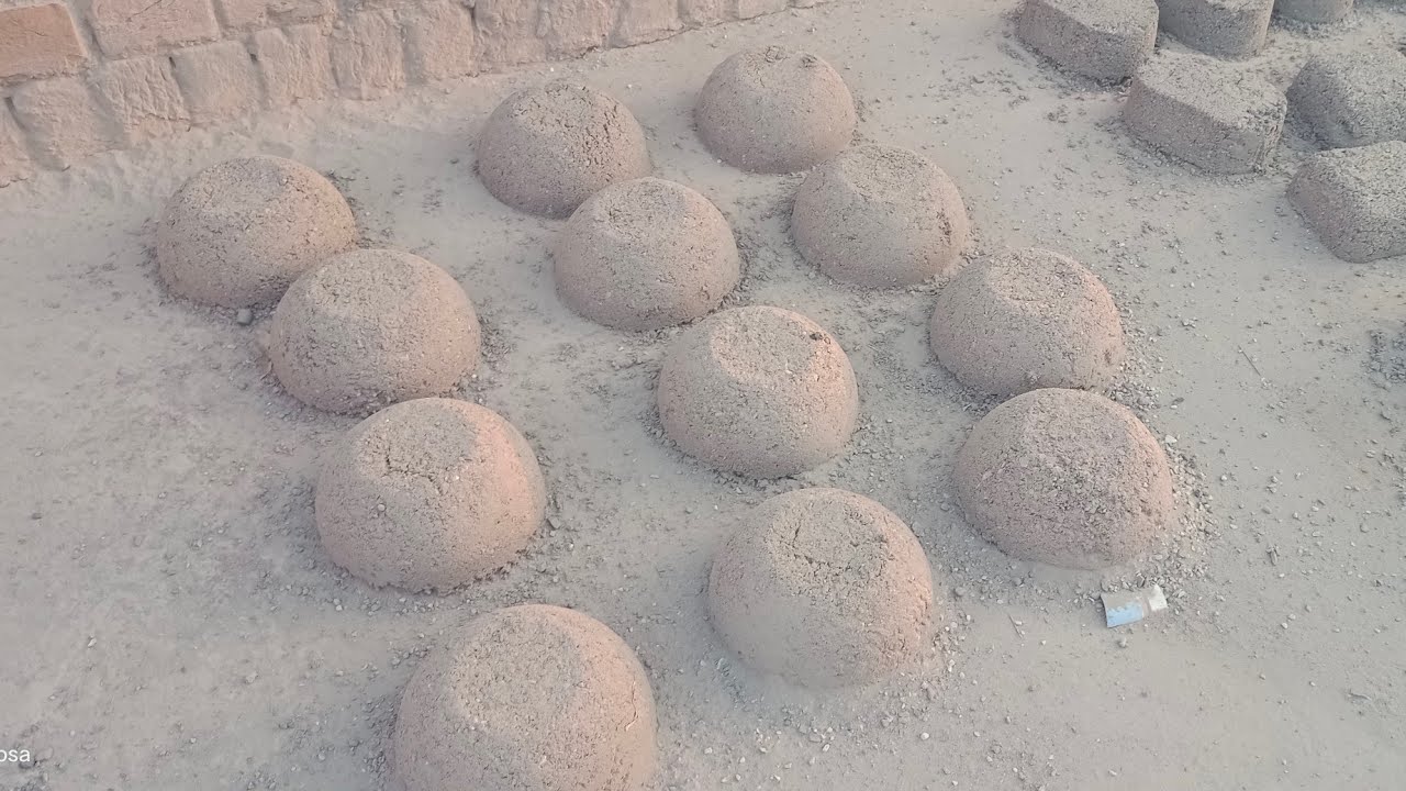 Dusty gritty dirt crumble on floor+ wet crumble 💦💦💦