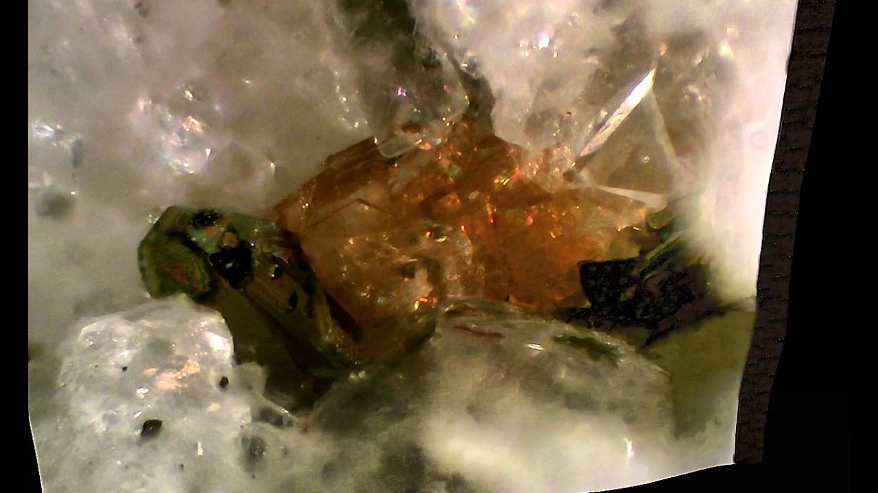 GOYAZITE 3D  LENGENBACH QUARRY   BINN VALLEY   WALLIS   SVIZZERA   campo 1,5 mm  enhanced