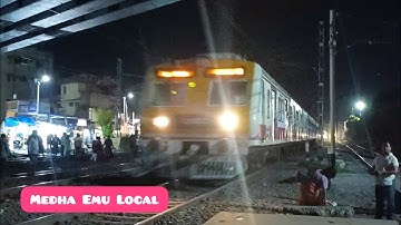 36848 BARDHAMAN HOWRAH MEDHA ELECTRIC MULTIPLE UNIT ARRIVING DANKUNI JUNCTION