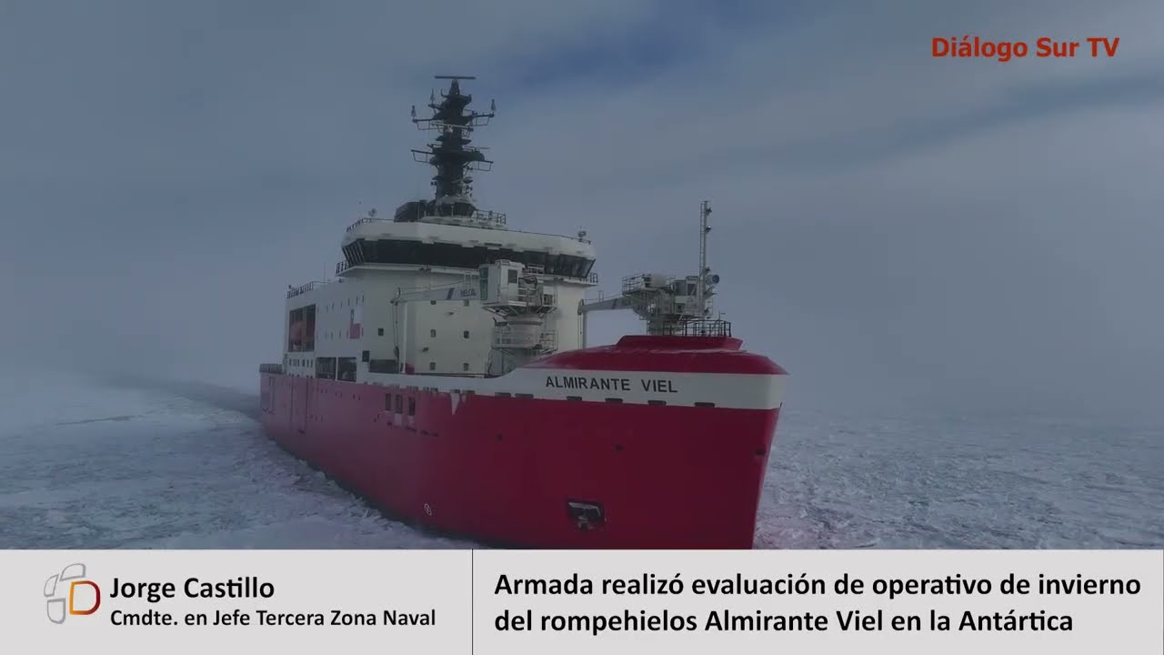 Rompehielos Almirante Viel en la Antártica