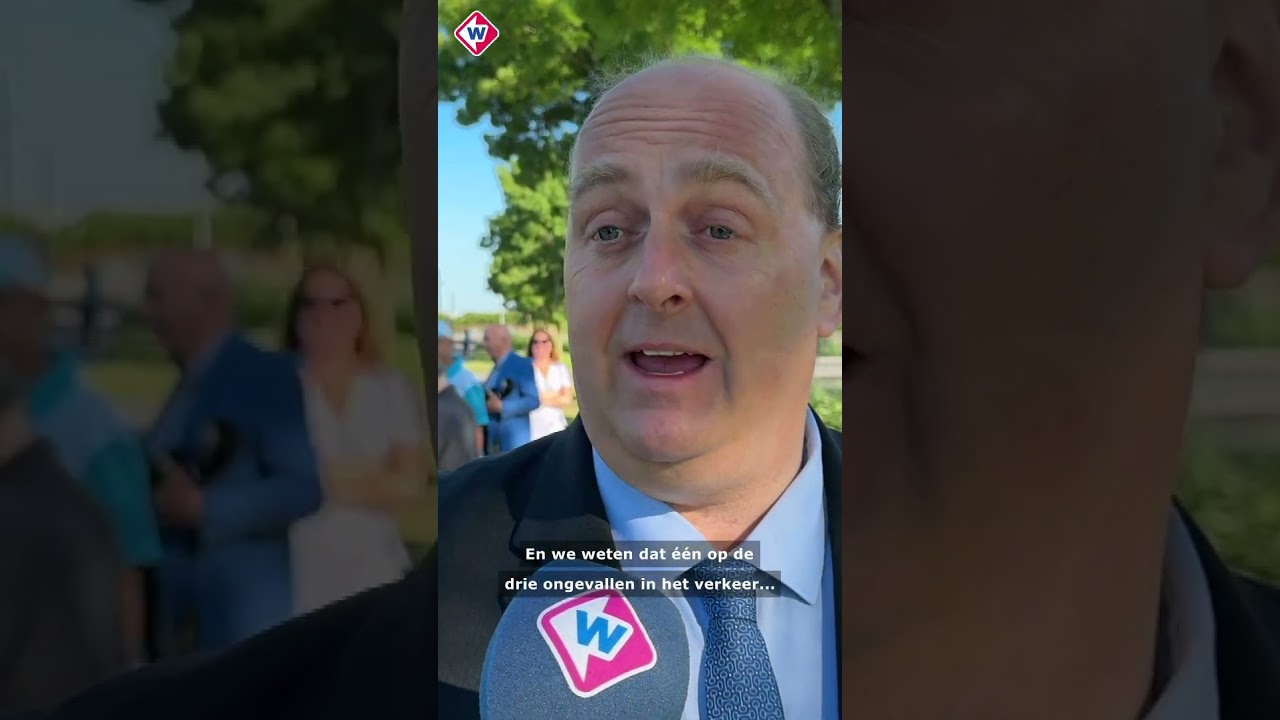 Leerlingen geven duimpjes aan automobilisten | 