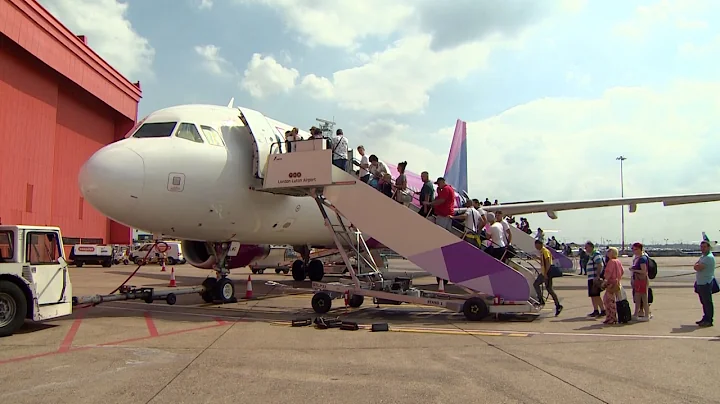 Wizz Air Opens First UK Base At London Luton Airport