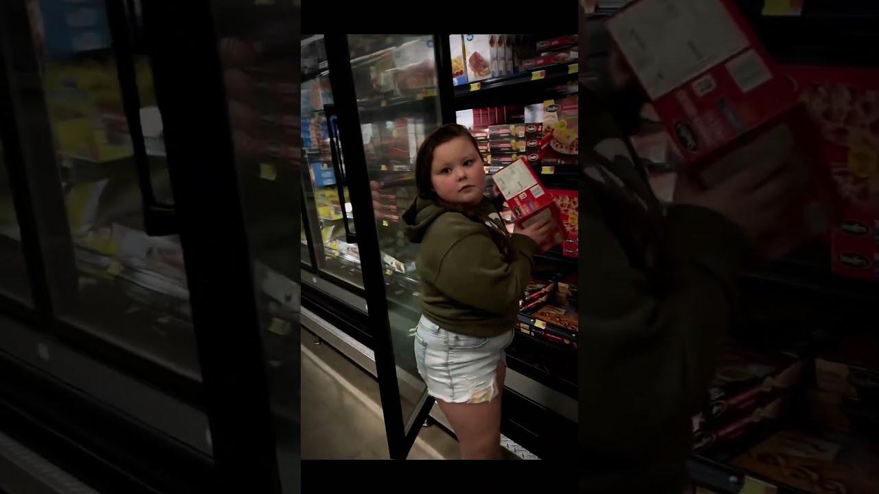 This Spoiled Kid Ist Spending All Her Mom S Money Daughter Genz Ungrateful Emotional