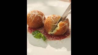 Аранчини | Жареные шарики из риса с моцареллой | Рисовые шарики с сыром