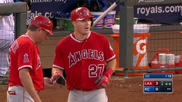 LAA@KC: Escobar scores on a fielding error in the 4th