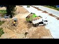 Excellent processing dozer pushing and dump truck 5ton unloading stone