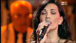 Video thumbnail of "Francesco Merola e Luisa Corna in Tu Ca Nun Chiagne a Napoli Prima e Dopo 2011"