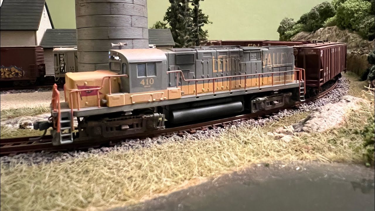Atlas N Scale C420 Digitrax Decoder Test Switching on the 2x4 Pop-up Layout