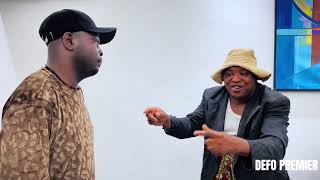 Defo Premier - Mal À Laise Dans Son Mouvement