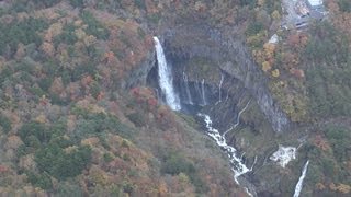 紅葉でにぎわう奥日光 いろは坂に長蛇の列