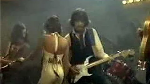 Kristy McNichol performs "Baby, Bye-Bye"