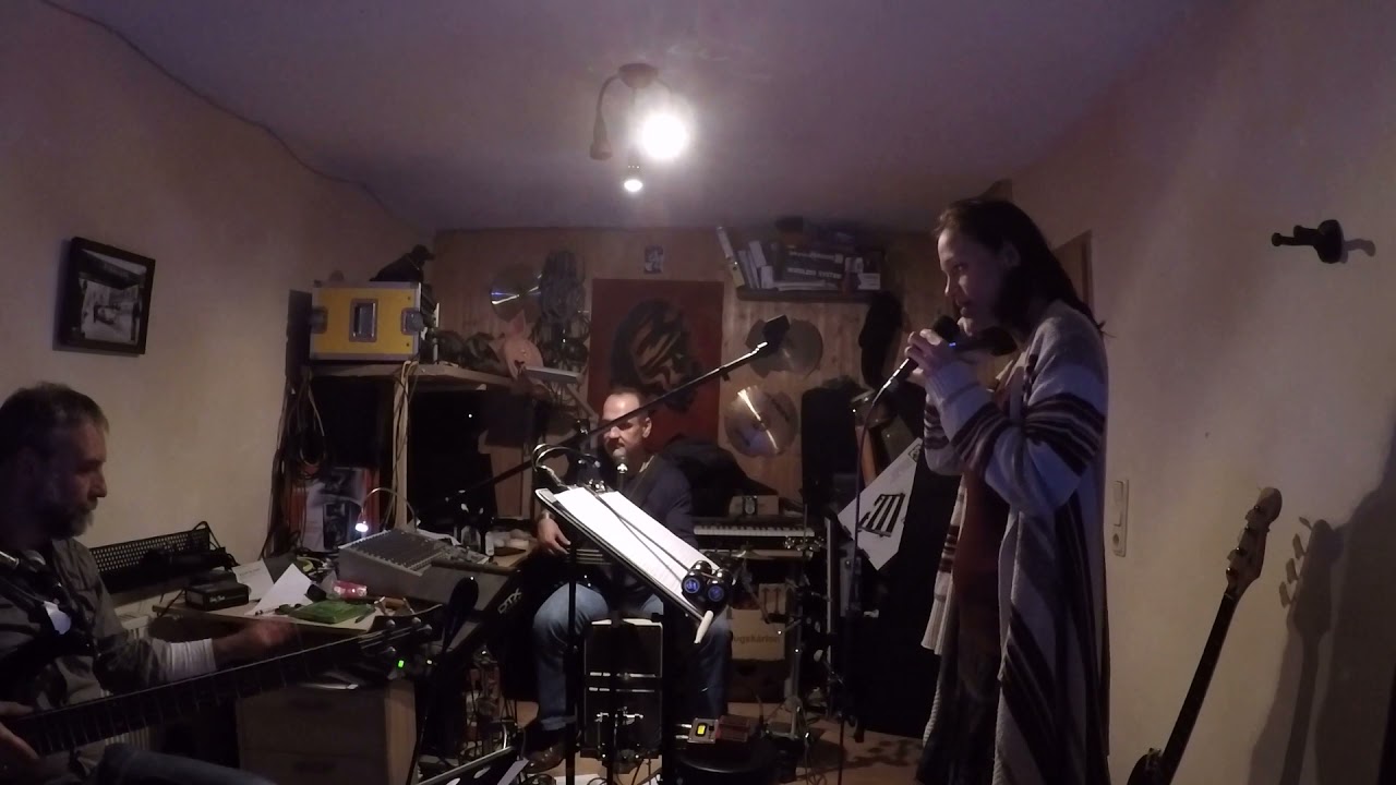 Basstarde - Somewhere in Proberaum