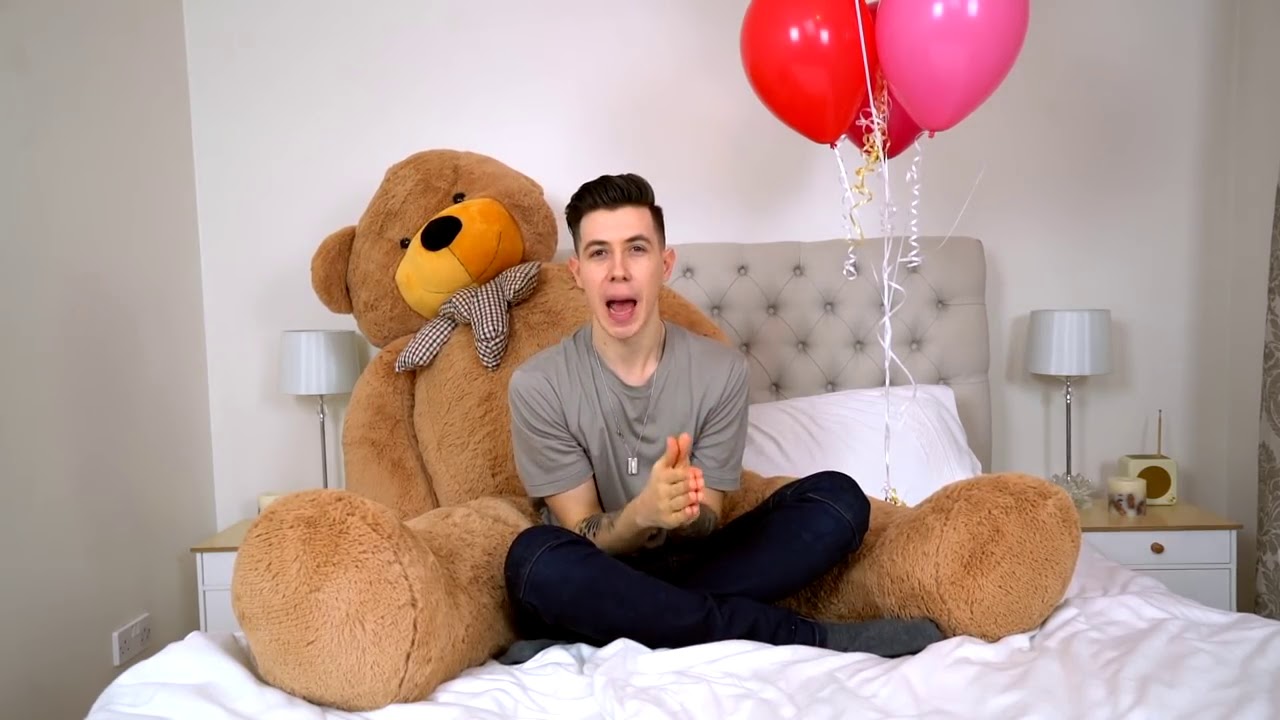 GIANT TEDDY BEAR PRANK ON GIRLFRIEND (GONE WRONG! - Valentines Day ...