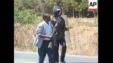 KENYA: POLICE DISPERSE PROTESTORS