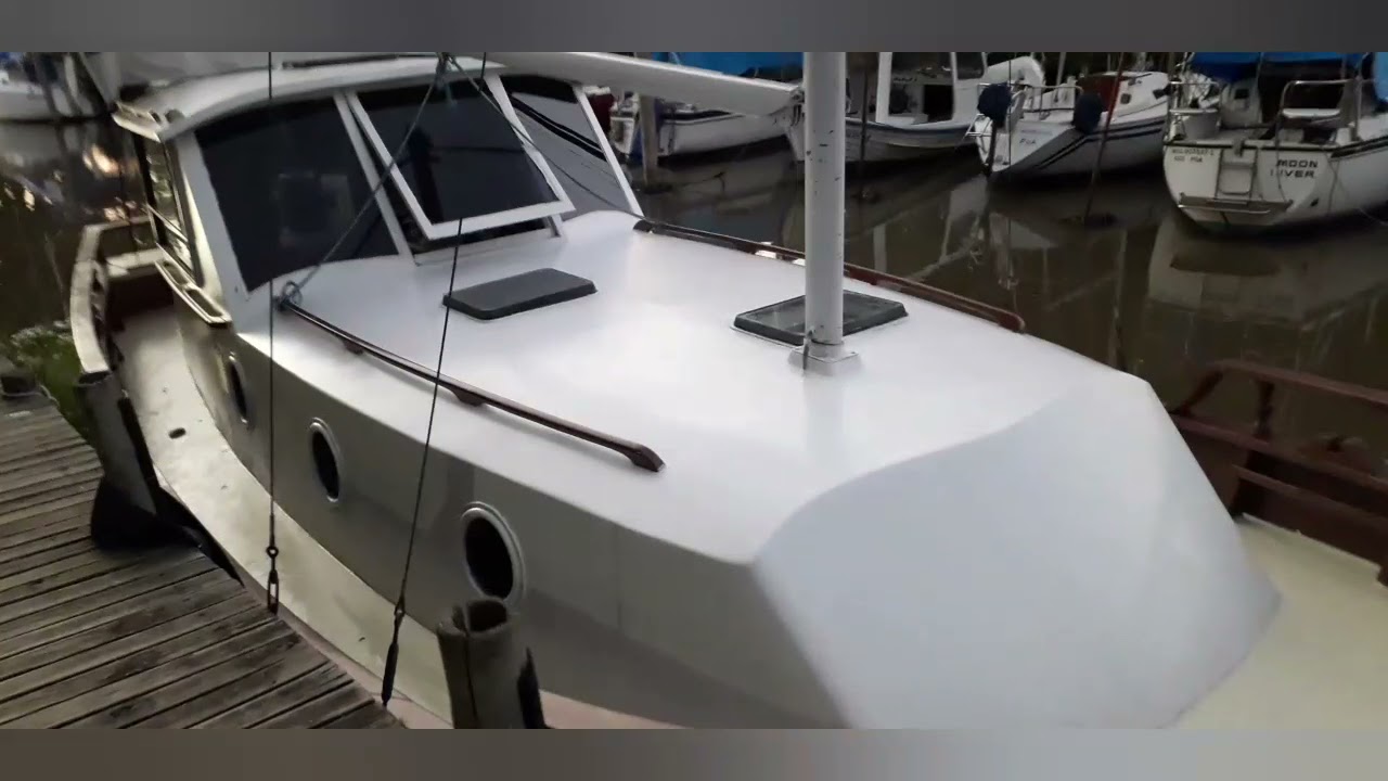 Verificando a integridade do casco do veleiro TATIANE e conhecendo a MARINA DO LESSA