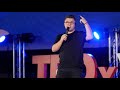 De ce contează oamenii cu care te înconjori | Mihai Hînda | TEDxYouth@Cluj