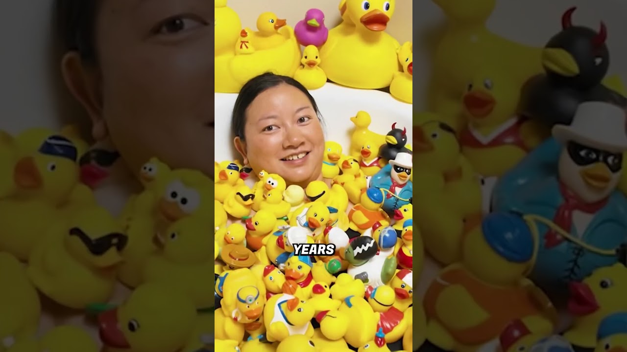 У нее самая большая коллекция резиновых уточек.. 😂😳