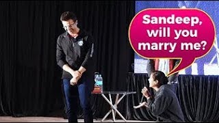 A girl proposing sandeep maheshwari live on stage