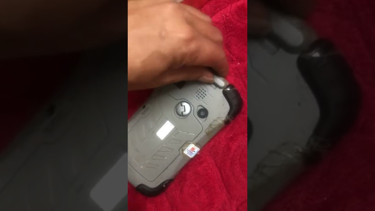 1 con điện thoại kinh điên hệ điều hành window Pocket pc cho ae sưu tầm