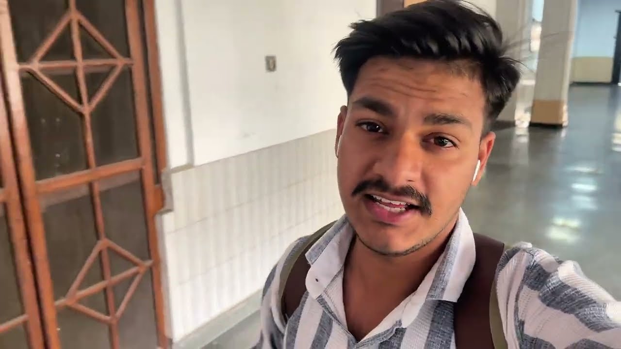 Aisa Kia Hai Is Flower 🌼 Pot Me Itna Mahenga 💲🤑😨#viral #viralvideo #vlog 