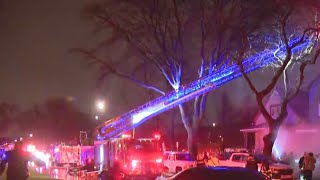 Chicago firefighter dead, 2 injured in West Pullman