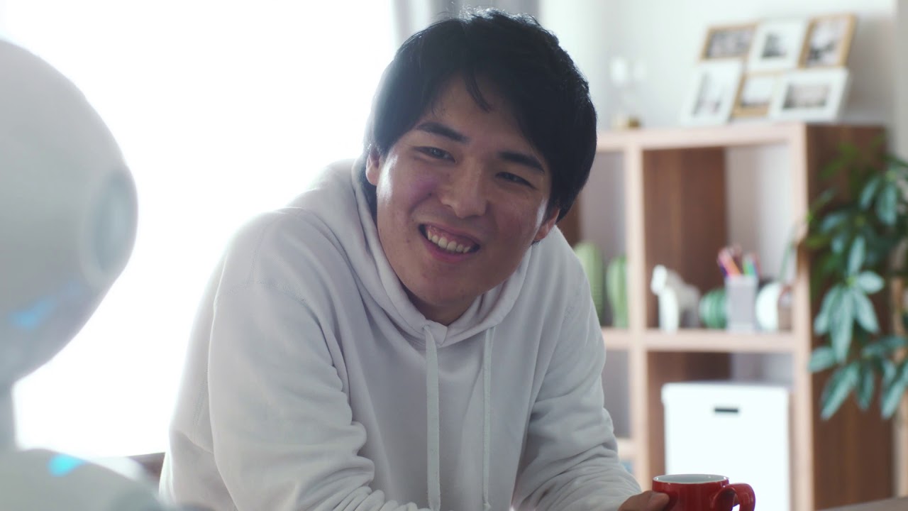 ペッパーくん】Pepper for Home 会話がもっと楽しめる - YouTube
